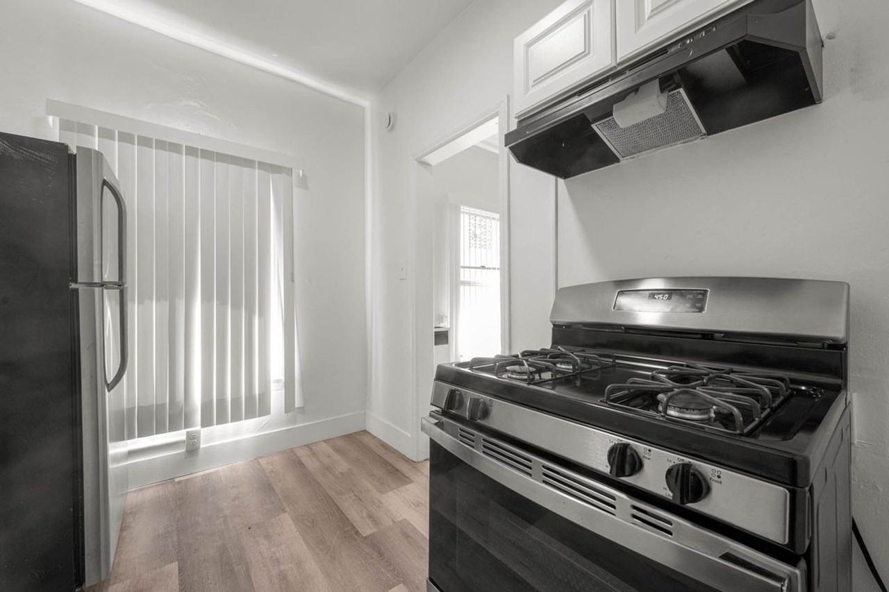 1812 W 5th Street - Photo 5 of 13