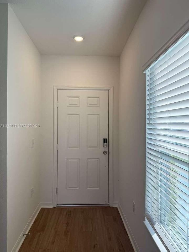 410 Sequoia Dr #77 - Photo 7 of 35