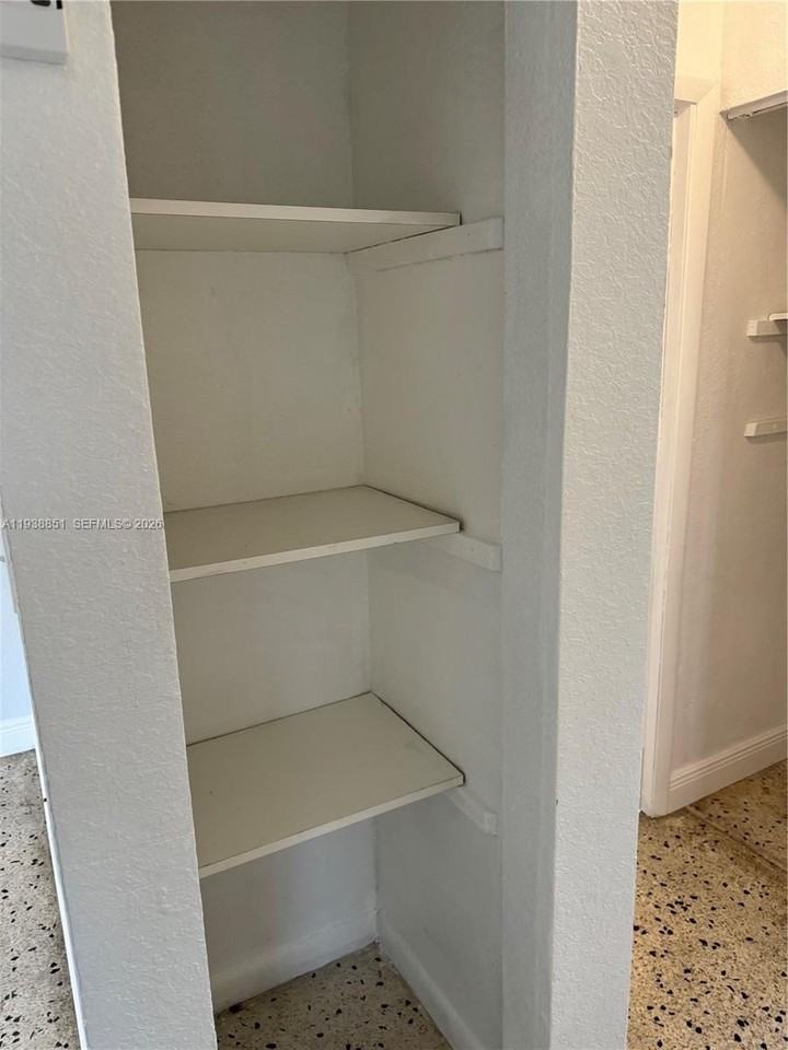 1861 Nw 19th St #4 - Photo 7 of 16