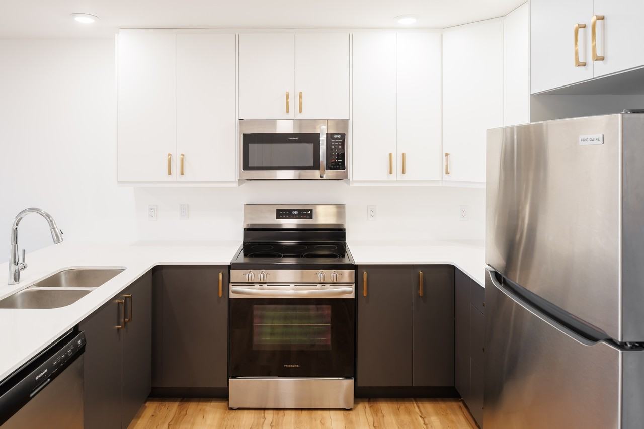 213 Simmons Avenue - Photo 2 of 10