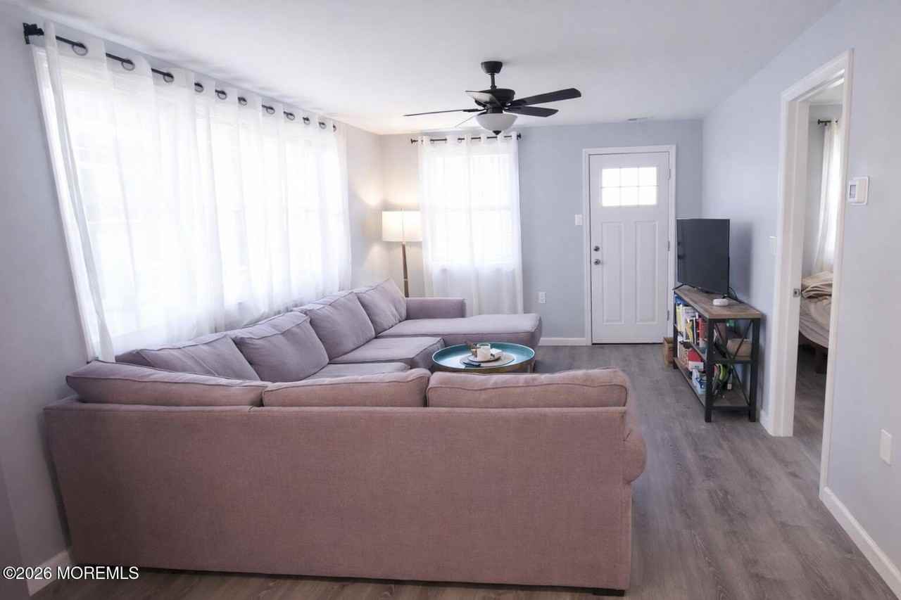 700 Anglesea Ave - Photo 5 of 14