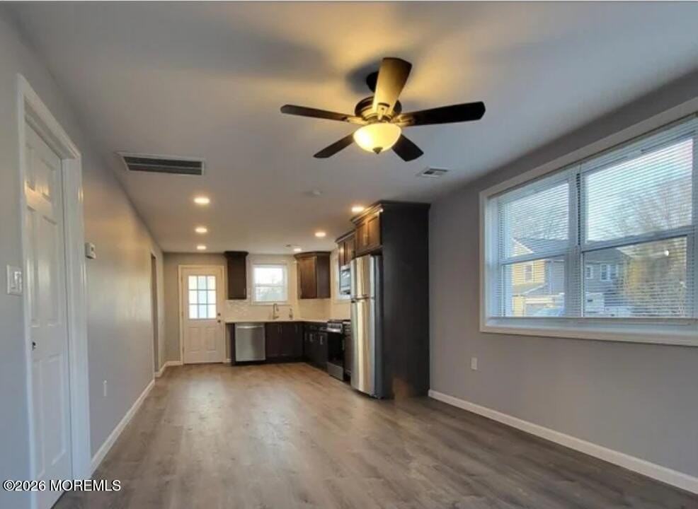 700 Anglesea Ave - Photo 6 of 14