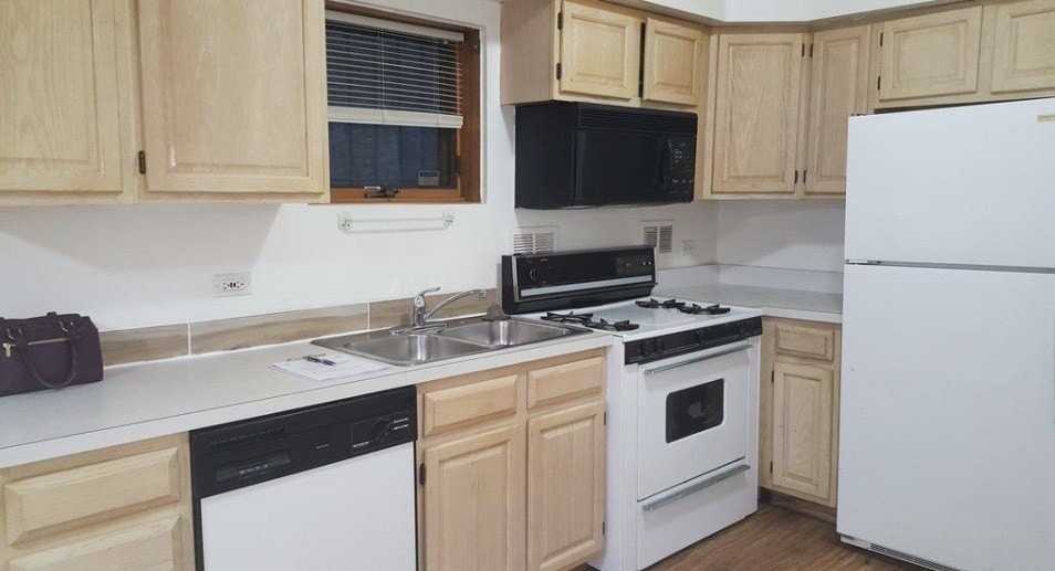 1520 W Superior St Apt G #G - Photo 2 of 12