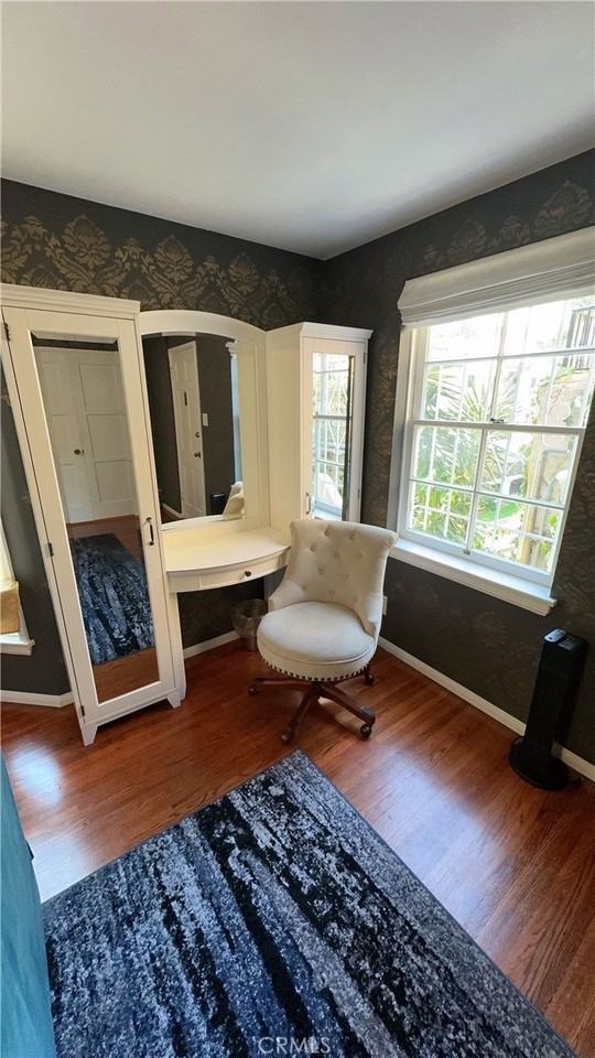 2020 N Las Palmas Ave - Photo 4 of 16