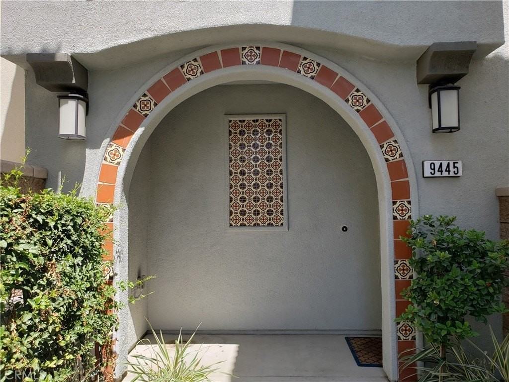 9445 Retreat Pl - Photo 2 of 35