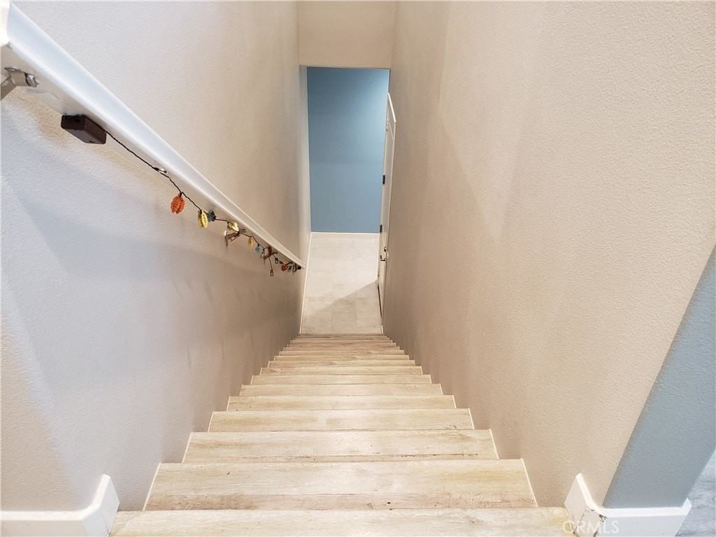 9445 Retreat Pl - Photo 5 of 35