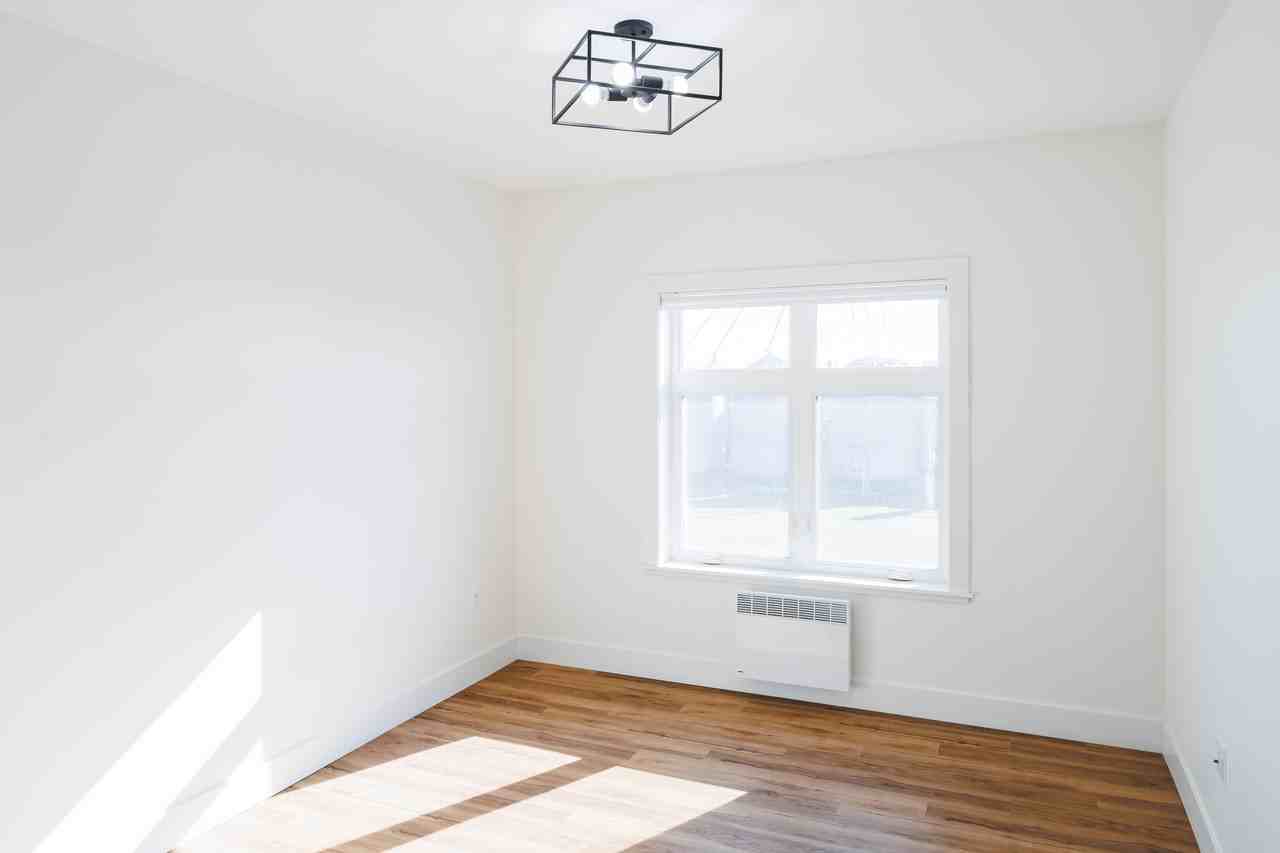 76 Kensington Road - Photo 5 of 16