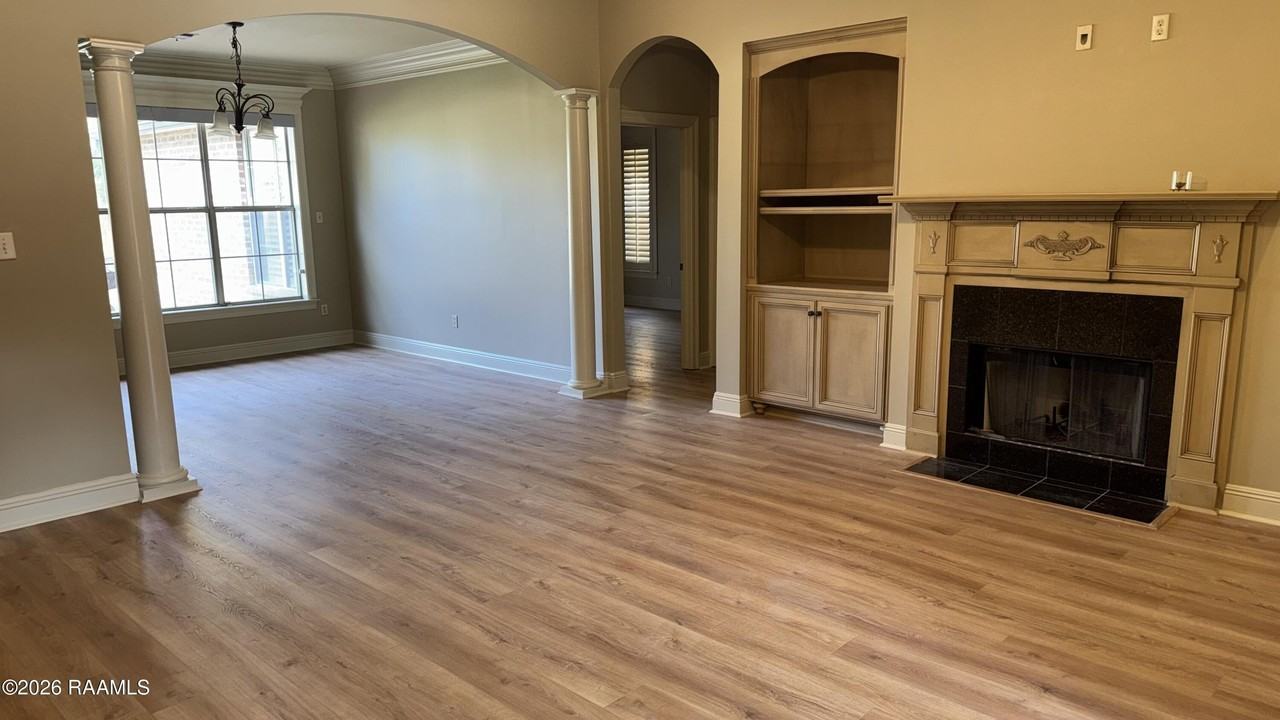 209 Metairie Ct - Photo 5 of 24