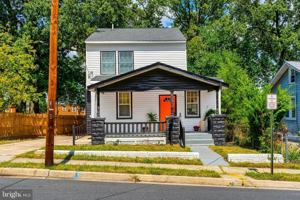 featured image of 2800 Upshur St