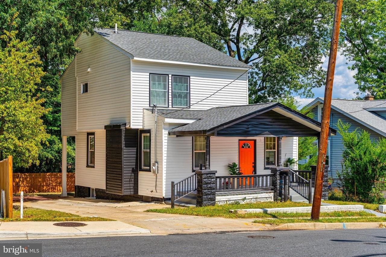 2800 Upshur St - Photo 3 of 50