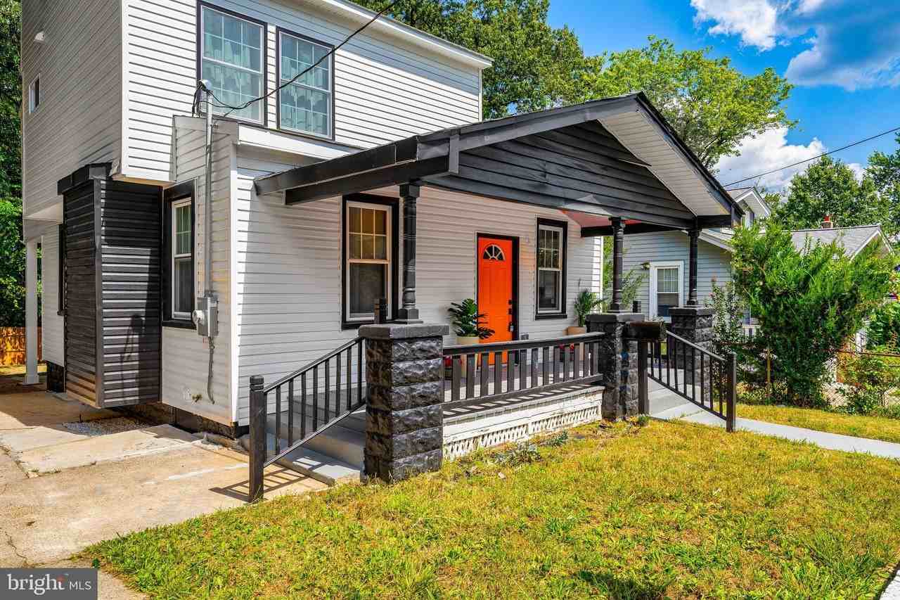 2800 Upshur St - Photo 4 of 50