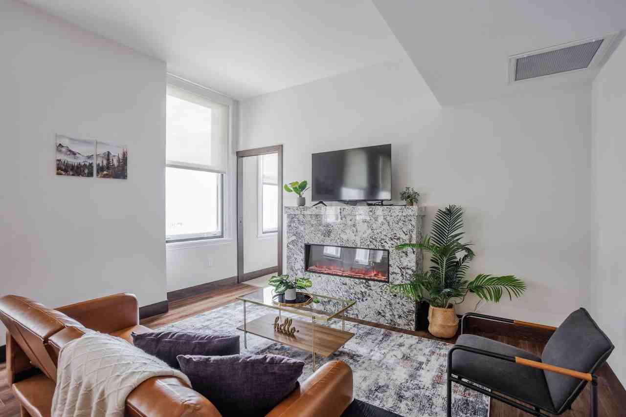 1 W 4th St #1223671P - Photo 2 of 14