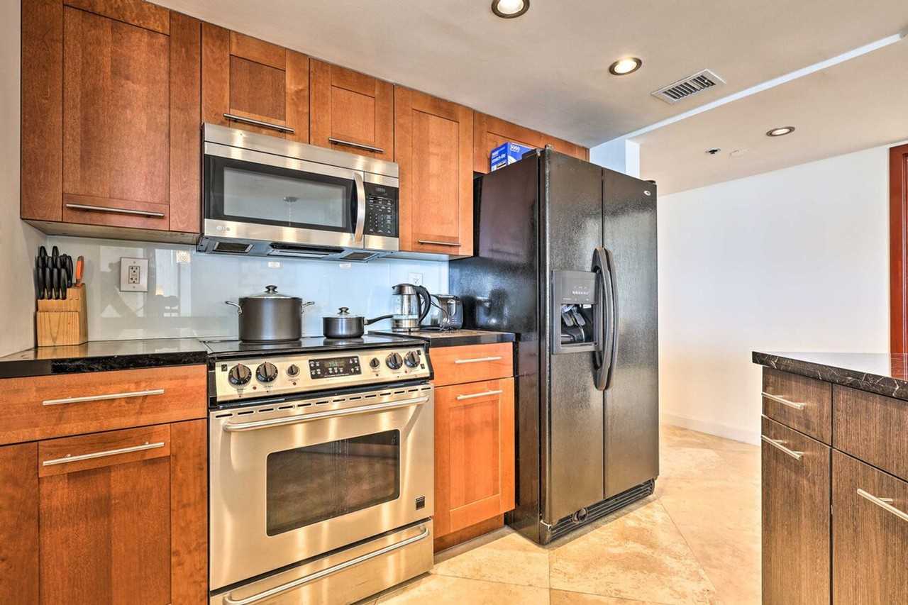 1717N N Bayshore Dr #1307476P - Photo 7 of 23