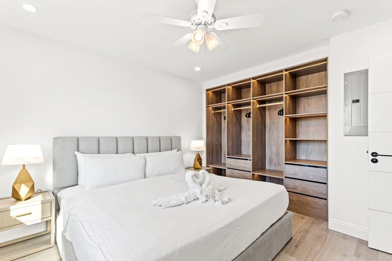 8115 Thomas Drive - Photo 7 of 21