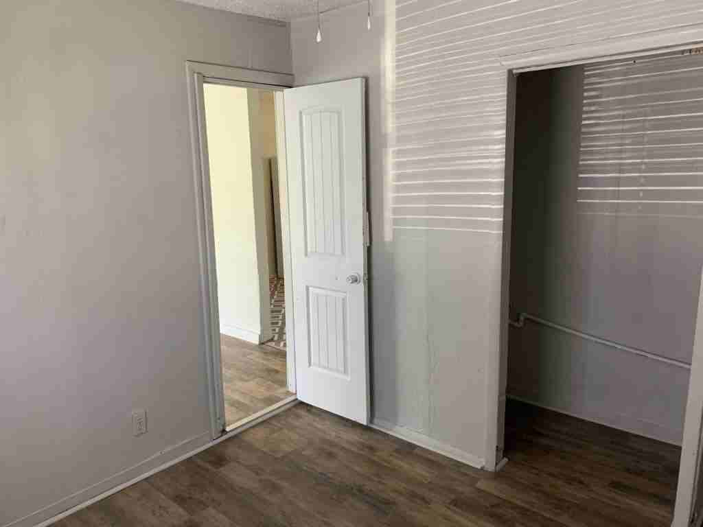 1610 Se 62nd St - Photo 5 of 16