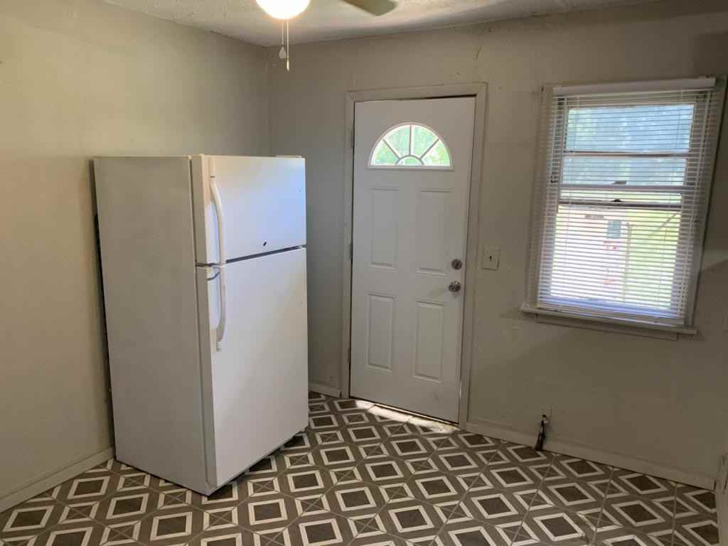 1610 Se 62nd St - Photo 6 of 16