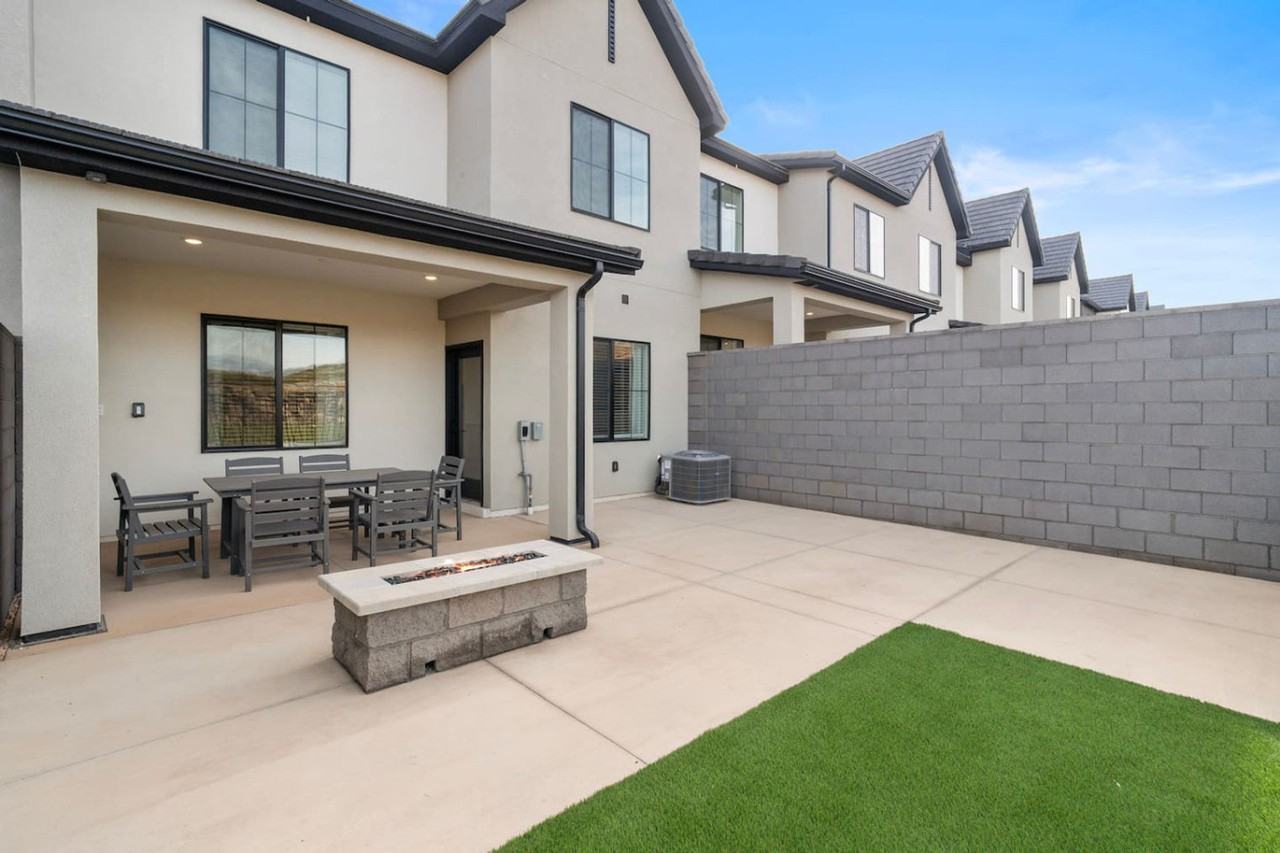 1702 S Ripple Rock Dr #1373715P - Photo 5 of 50