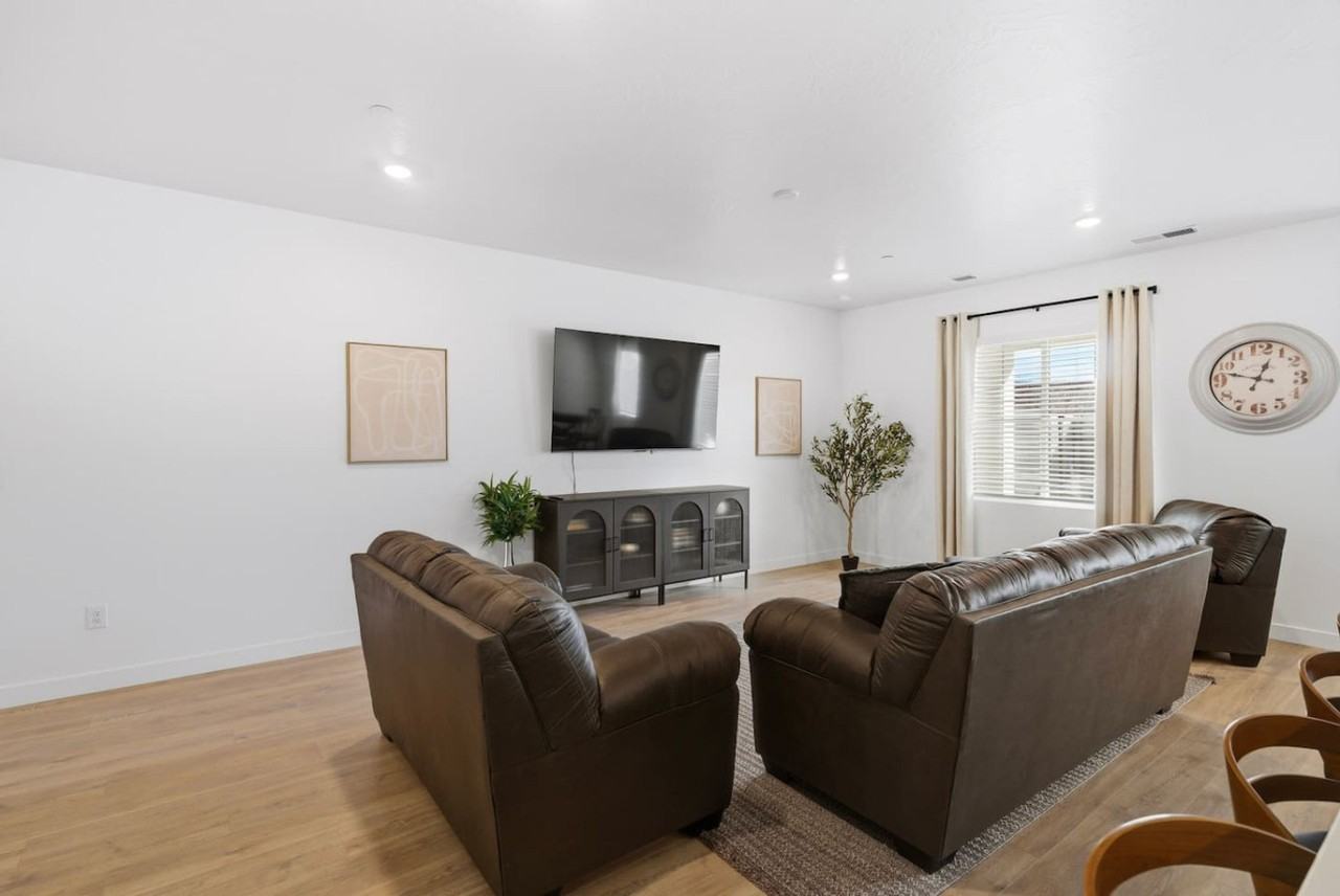 1701 S Ripple Rock Dr #1373712P - Photo 2 of 50