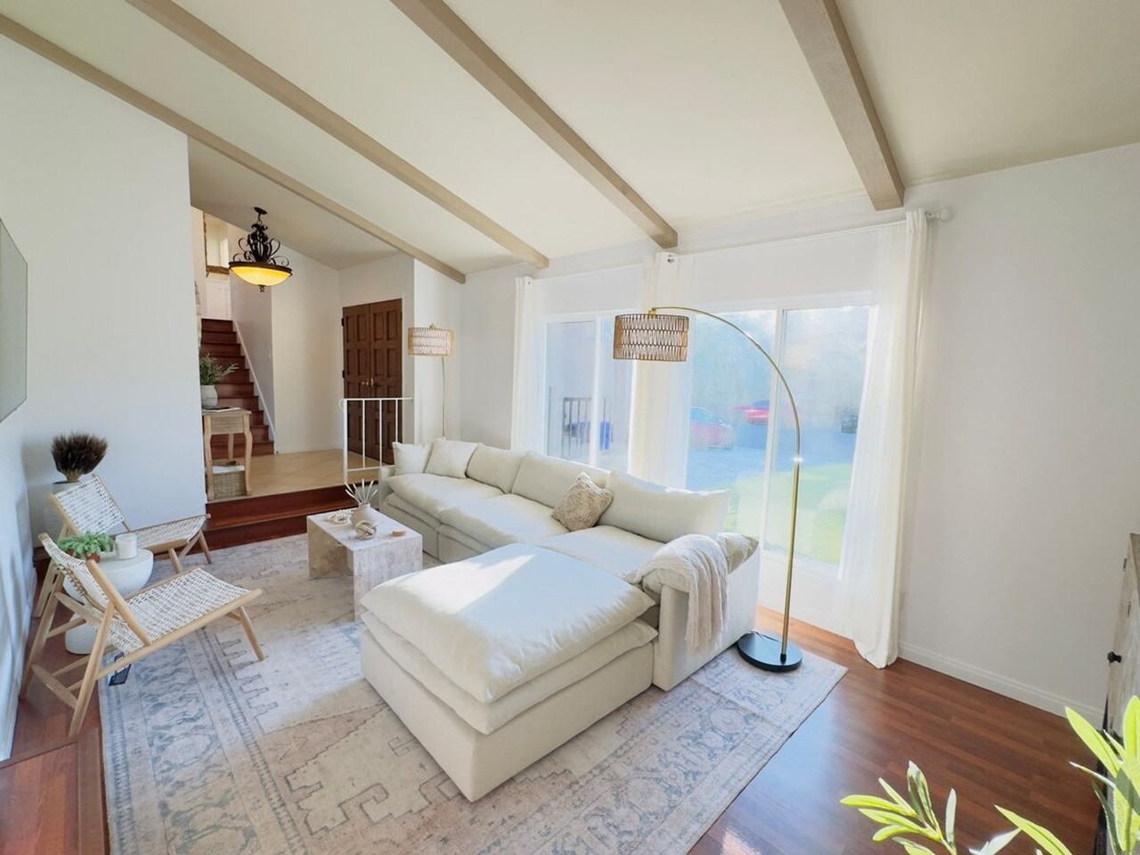 2565 Pinewood St #1383639P - Photo 2 of 20