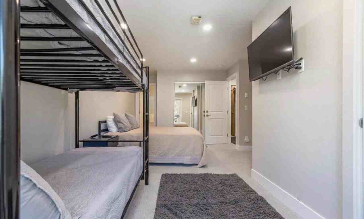 815 Columbine Dr #1387665P - Photo 7 of 28