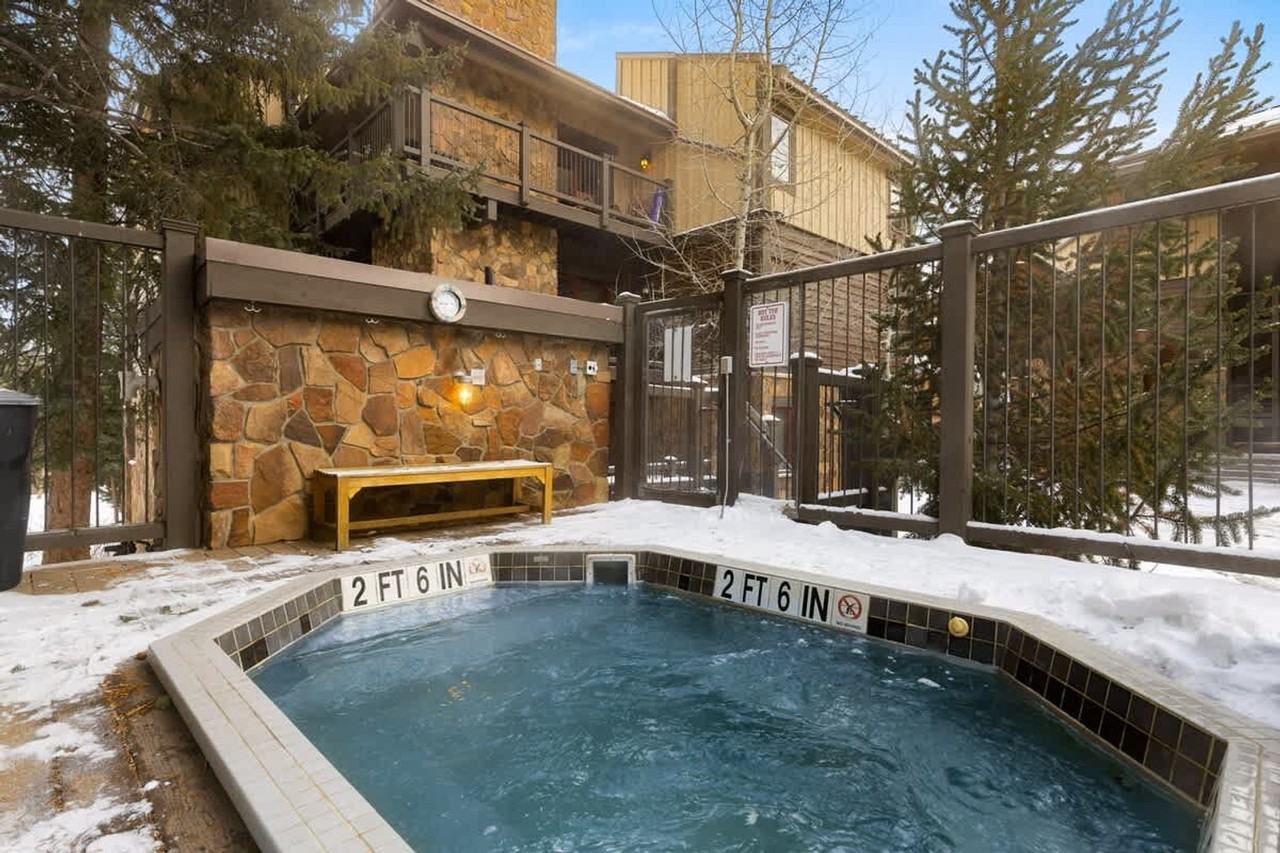 500 4 O Clock Road #1387659P - Photo 4 of 32