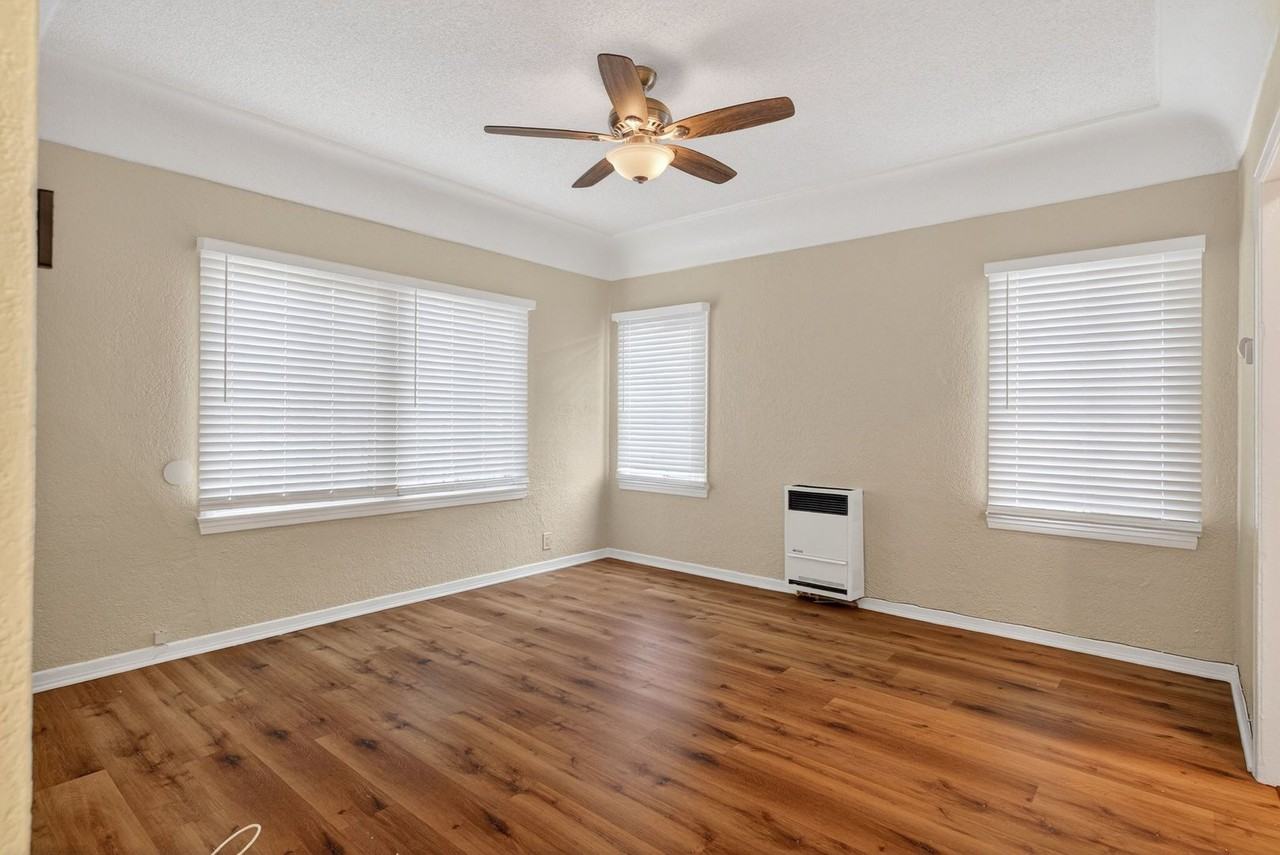 1324 Peterson Avenue - Photo 4 of 37