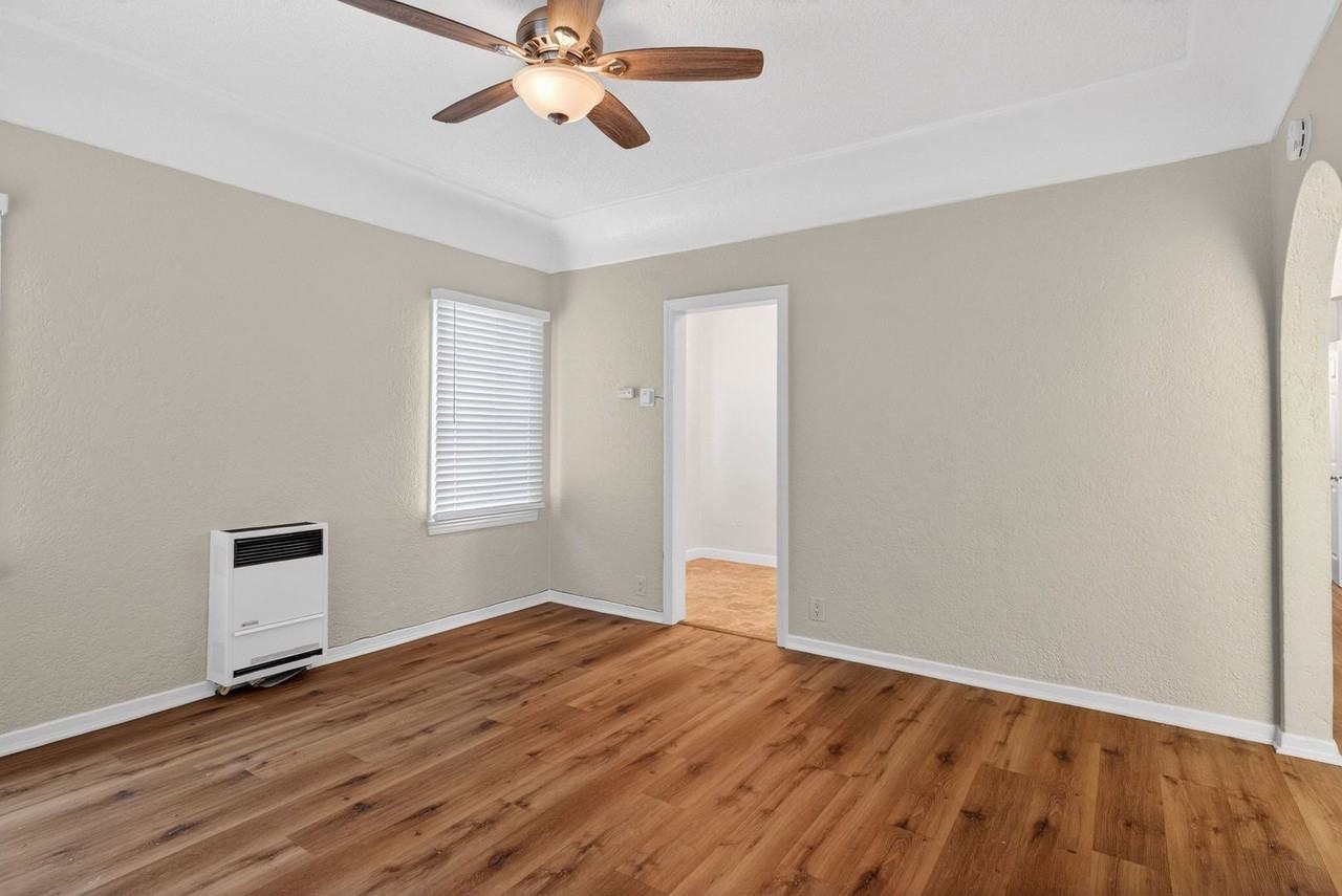 1324 Peterson Avenue - Photo 6 of 37