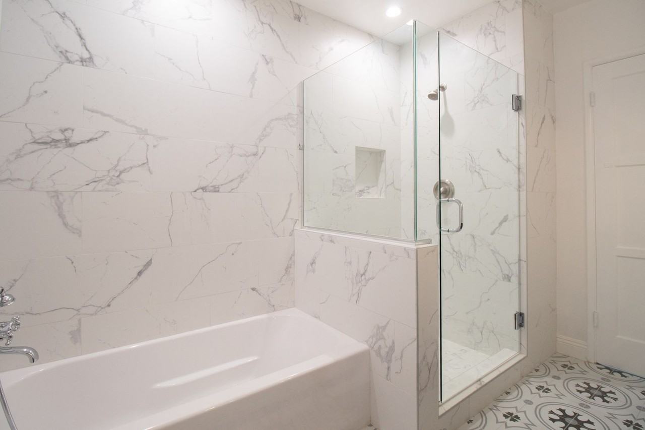 17016 Van Ness Ave - Photo 7 of 20