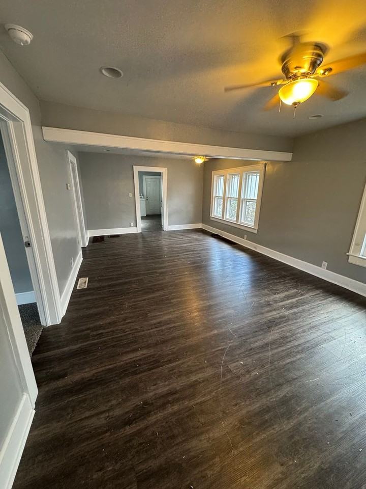 1050 E Pacific St - Photo 2 of 12