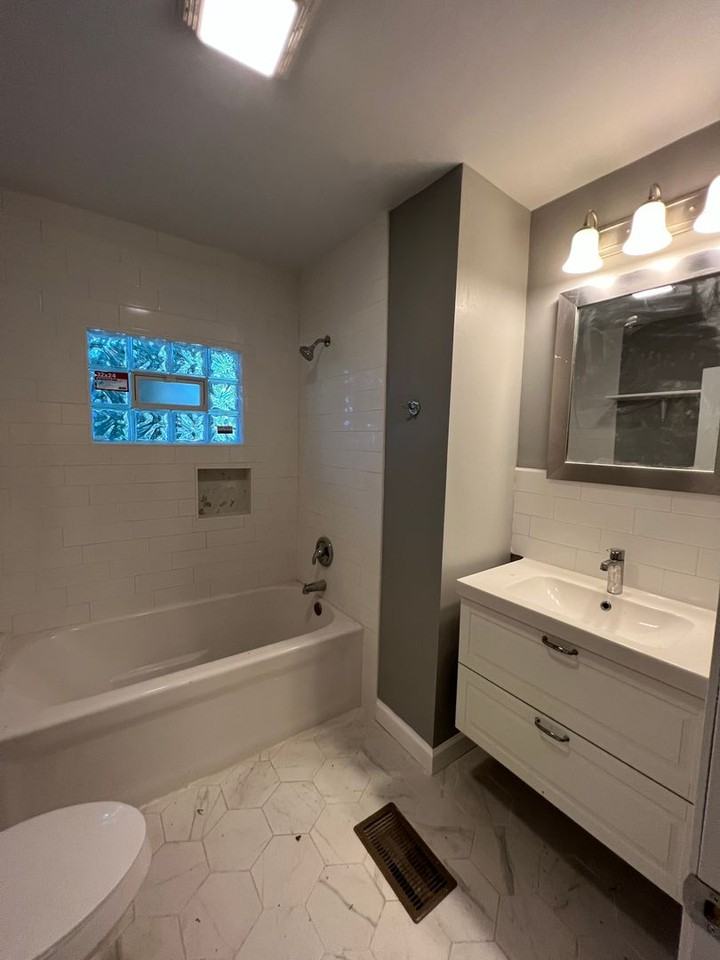 1050 E Pacific St - Photo 4 of 12