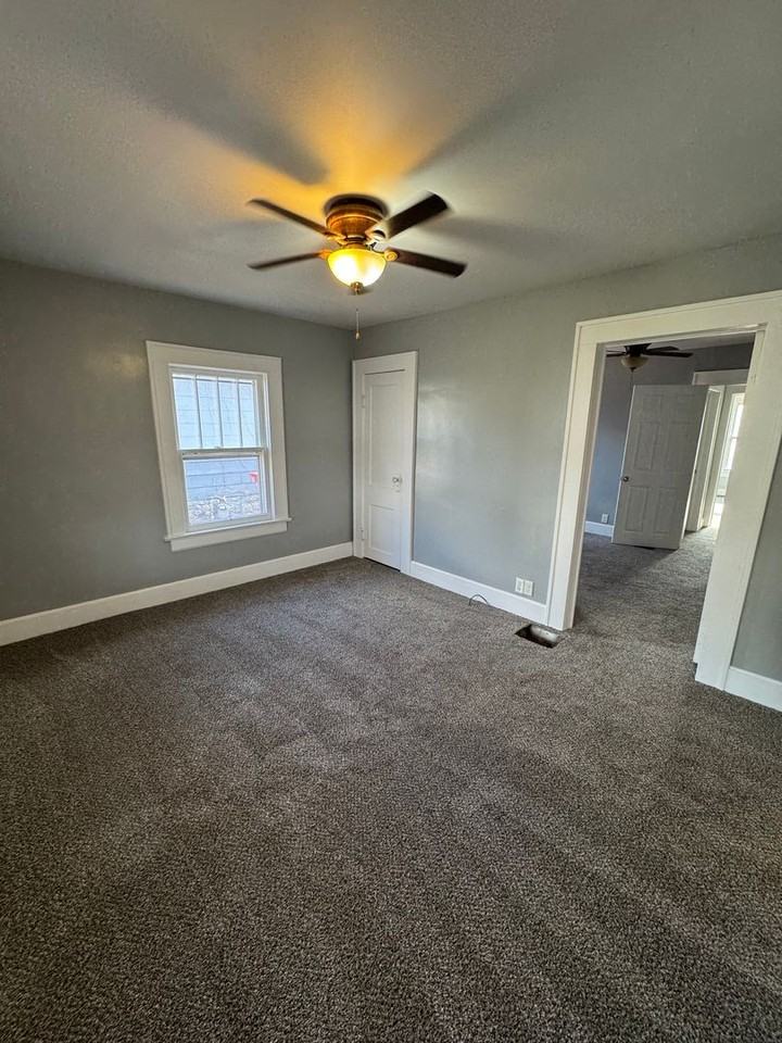 1050 E Pacific St - Photo 7 of 12