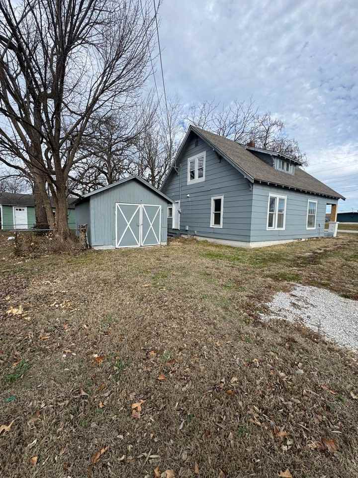 1501 N Farmer Ave - Photo 2 of 20