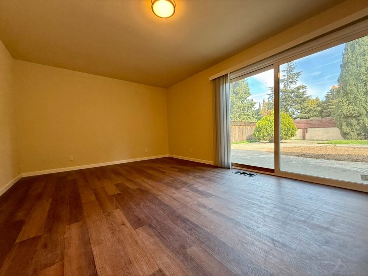 3086 Kemper Rd - Photo 7 of 19