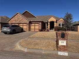 featured image of 201 Sw 174th St