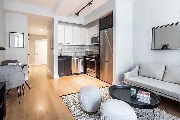 Pearl St & Pine St #605 - Photo 2 of 7