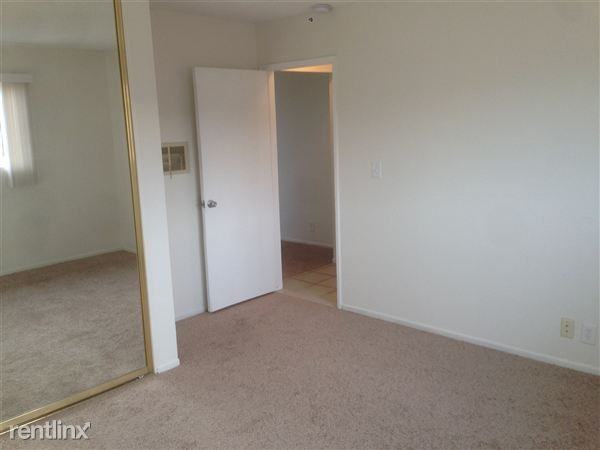 1637 W 227th St - Photo 3 of 25