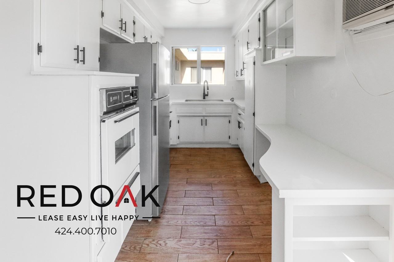 7720 Hampton Ave #206 - Photo 2 of 22