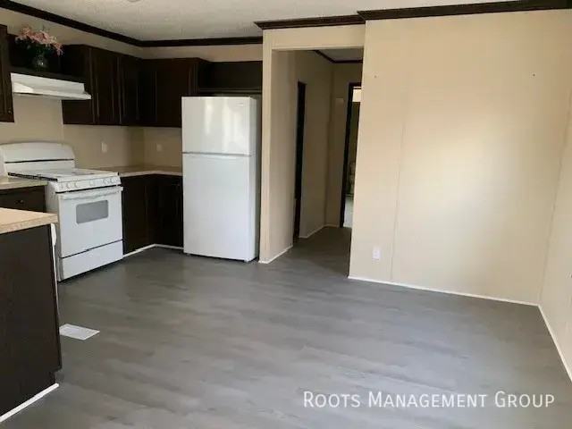 2 Kris Dr #K2 - Photo 2 of 7