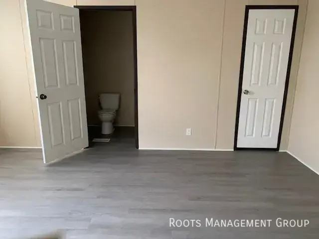 2 Kris Dr #K2 - Photo 4 of 7