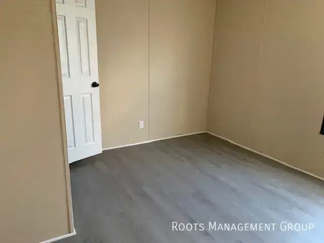 2 Kris Dr #K2 - Photo 5 of 7