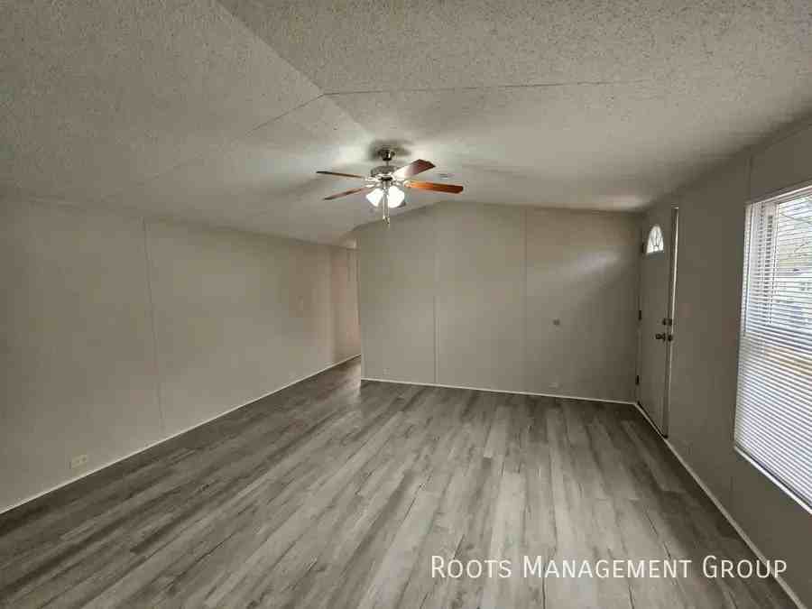 1233 Paul Ln #1233P - Photo 4 of 18