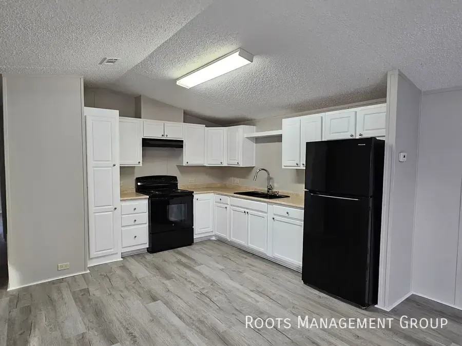 1233 Paul Ln #1233P - Photo 6 of 18