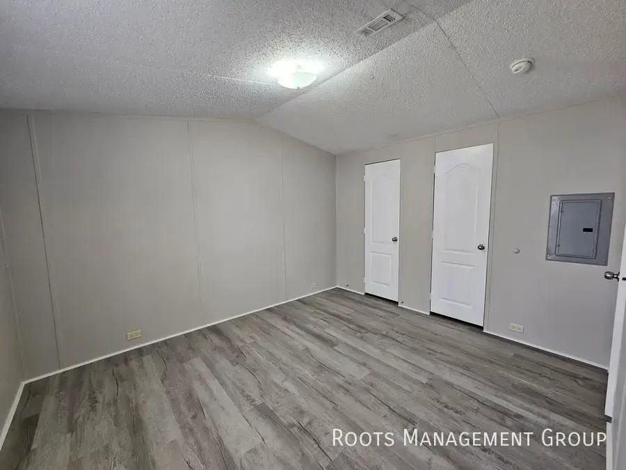 1233 Paul Ln #1233P - Photo 7 of 18