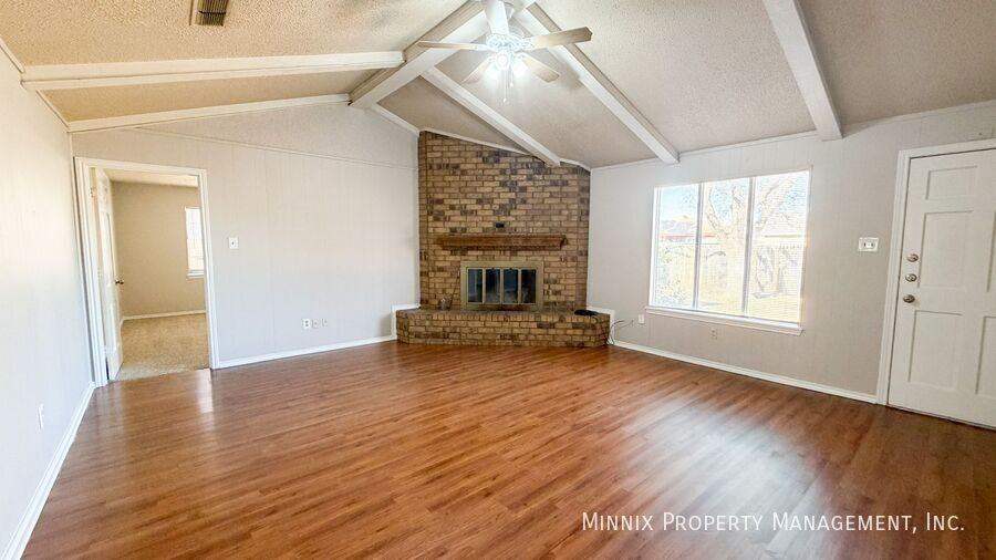 2112 78th St - Photo 4 of 23