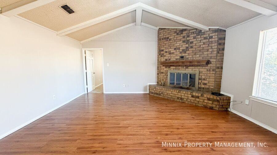 2112 78th St - Photo 5 of 23