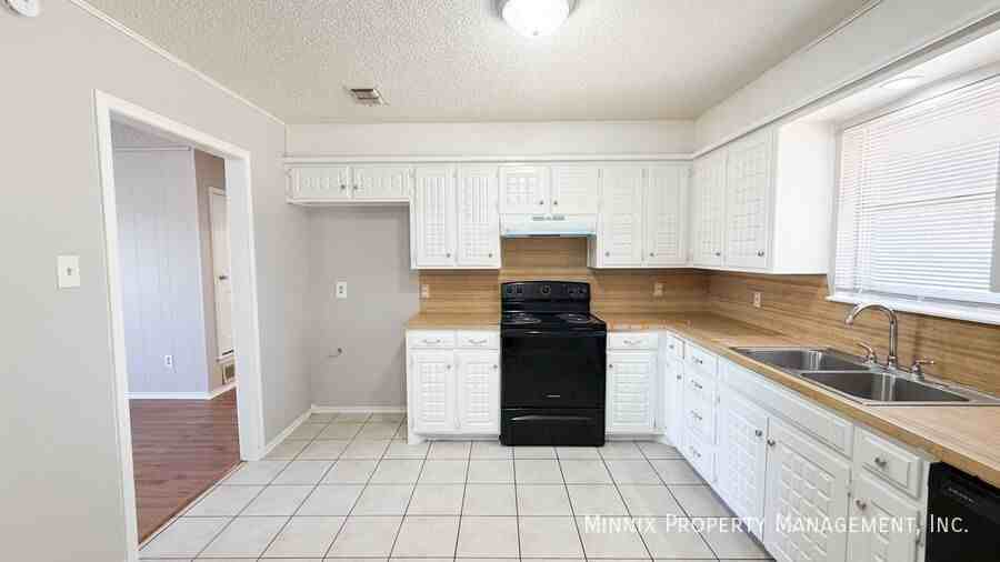 2112 78th St - Photo 6 of 23