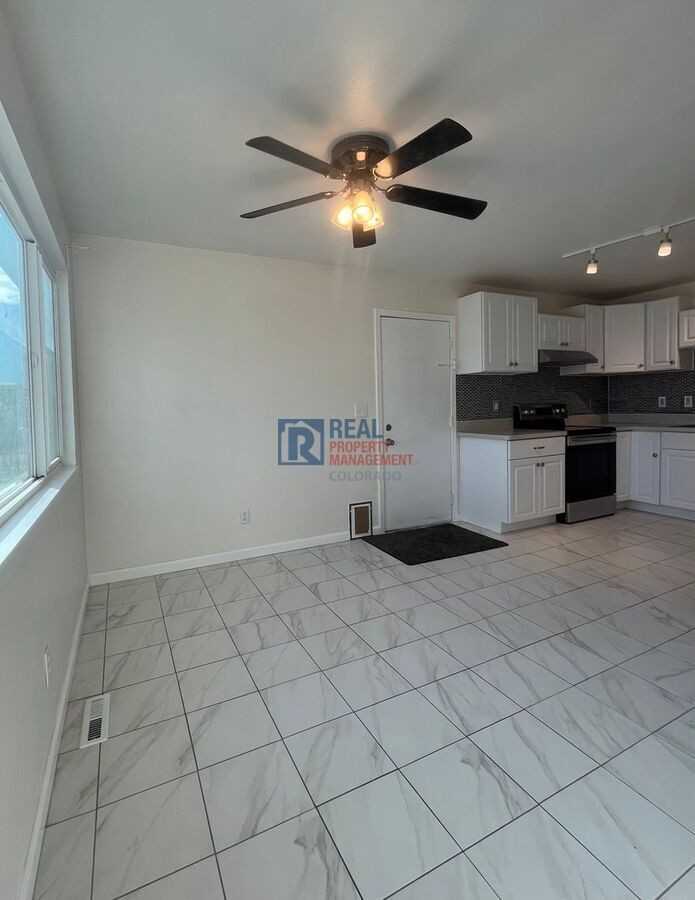 918 Mesa Ct - Photo 3 of 18