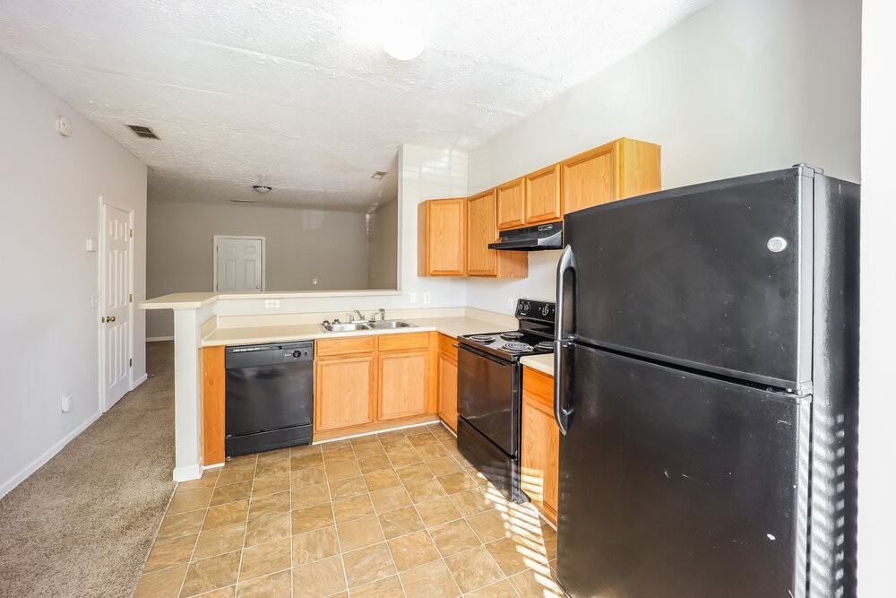 6055 Camden Forrest Dr - Photo 7 of 21