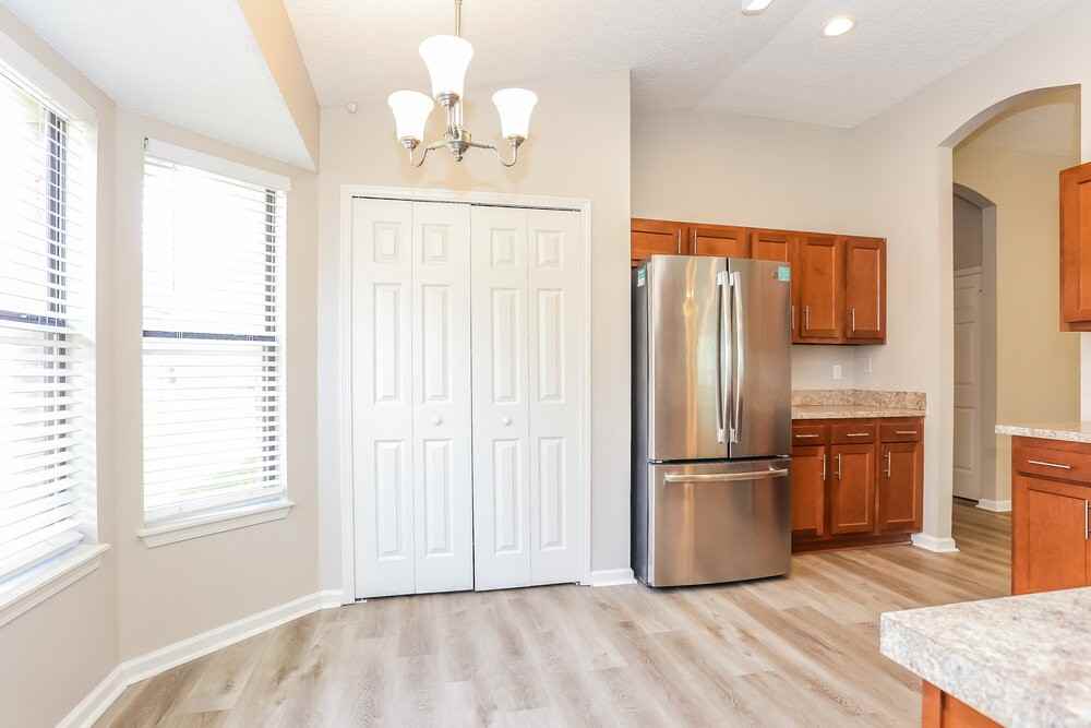 1560 Beecher Ln - Photo 7 of 16