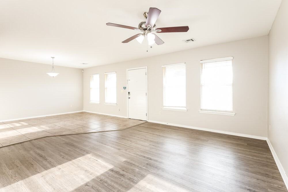 1933 Creekridge Dr - Photo 5 of 16